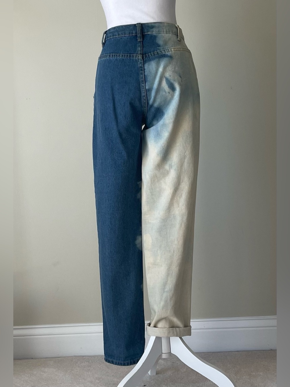 Two-Tone Bleached blue and cream Straight leg Women’s Jeans with embodied pocket - Picture 3 of 6